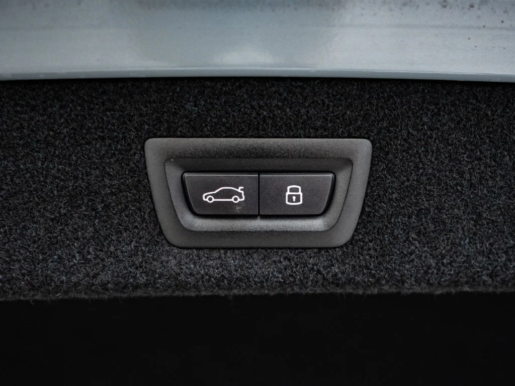 Used 2025 Brooklyn Grey Metallic BMW Competition image 20