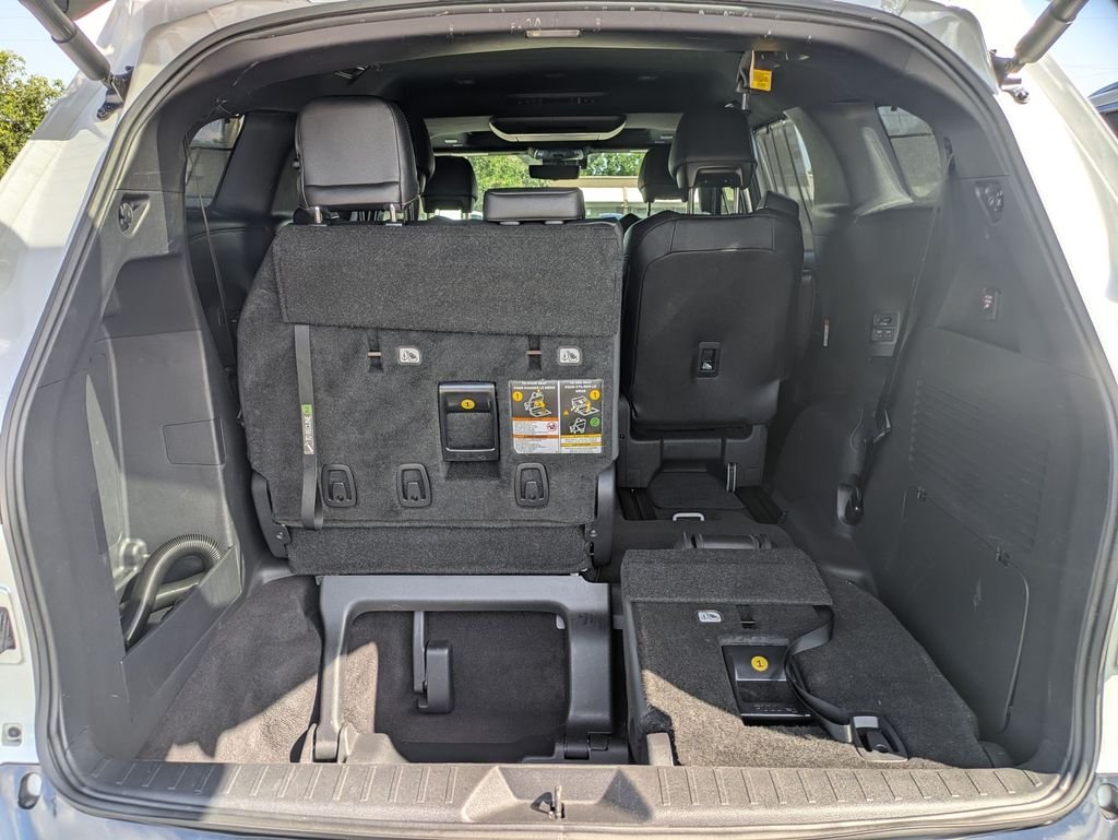 Used 2025 Beige Toyota Platinum image 22
