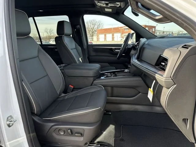 New 2026 Polar White Tricoat Chevrolet Premier image 28