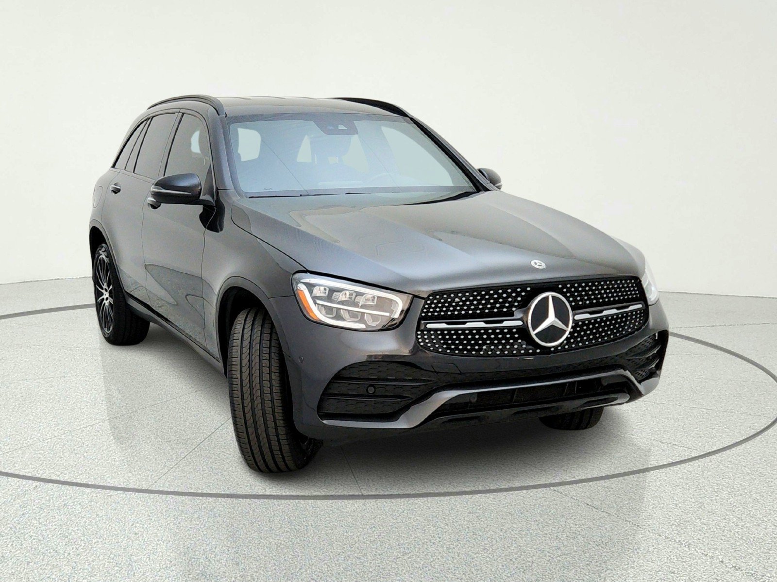 Certified Used 2022 Graphite Grey Metallic Mercedes-Benz GLC 300 image 4