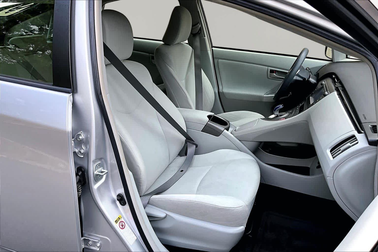 Used 2013 Classic Silver Metallic Toyota Two image 9