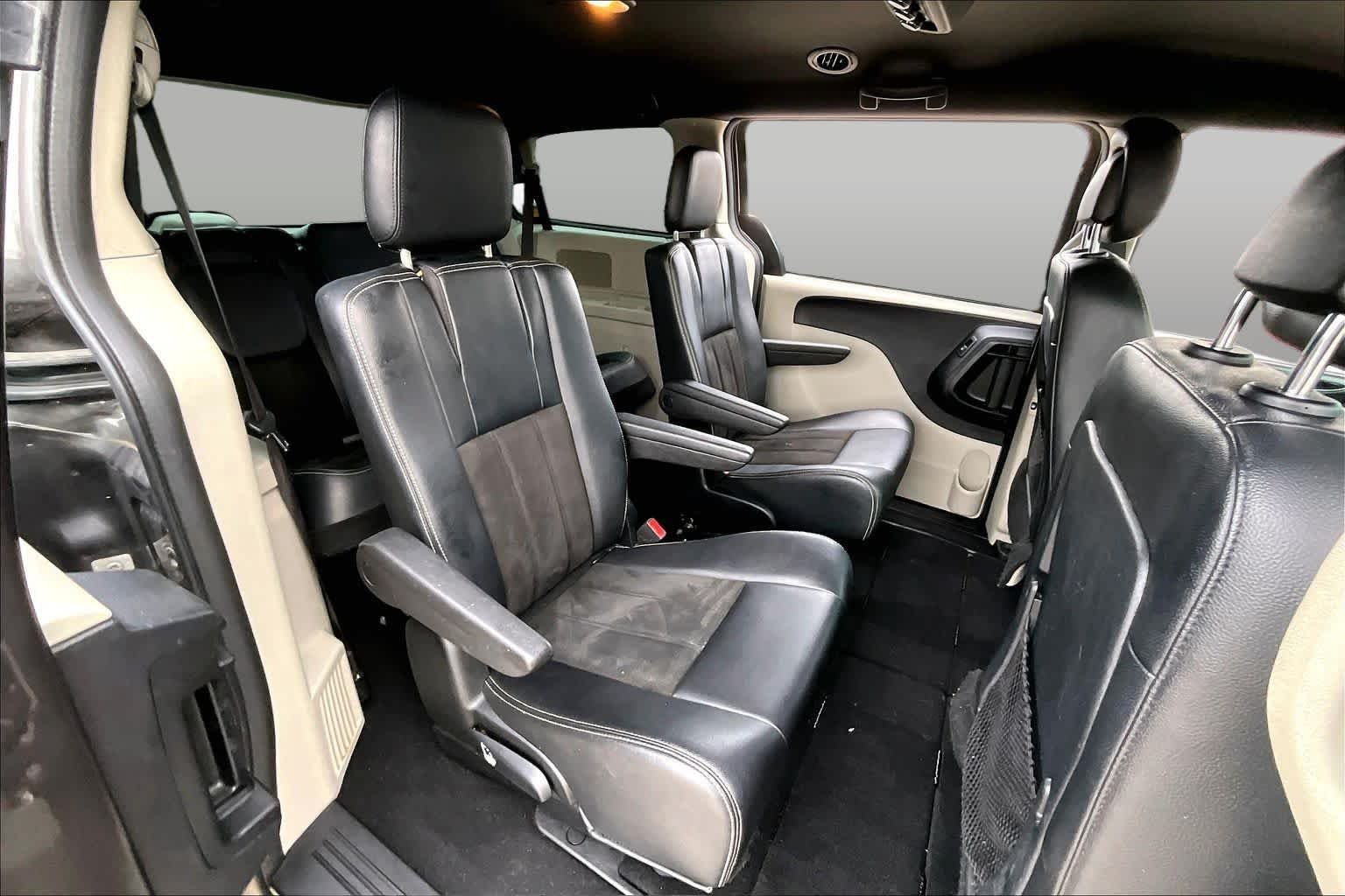 Used 2020 Granite Pearlcoat Dodge SXT image 20
