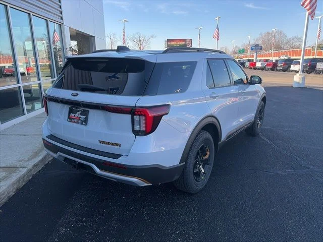 New 2026 Space White Metallic Ford Tremor® image 8