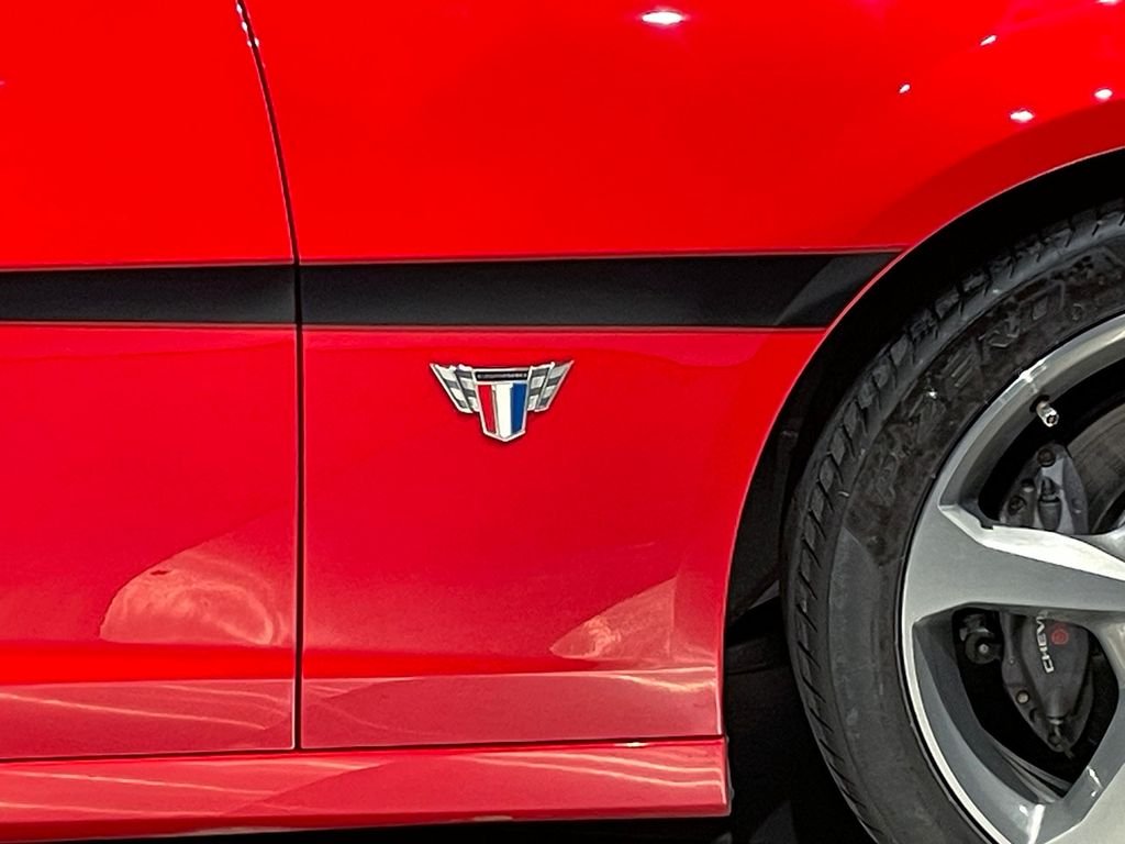 Used 2015 Red Chevrolet SS image 2