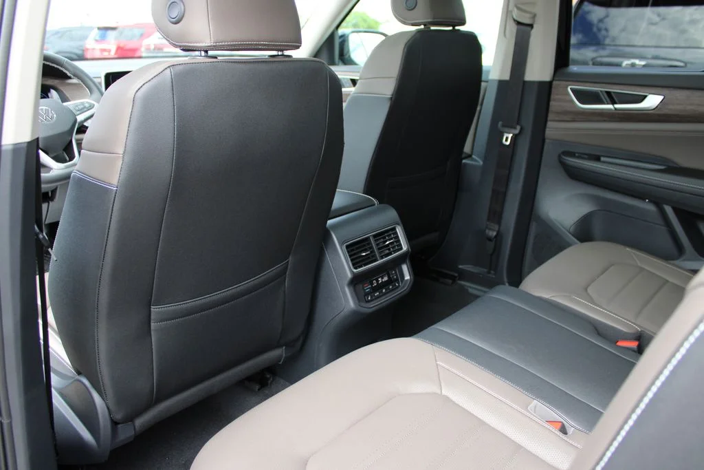 New 2026 Black Volkswagen SEL image 25