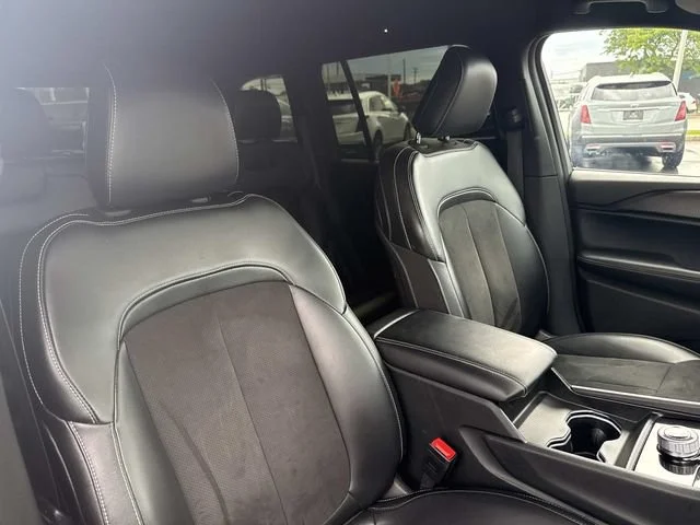 Used 2024 Gray Jeep Altitude image 47