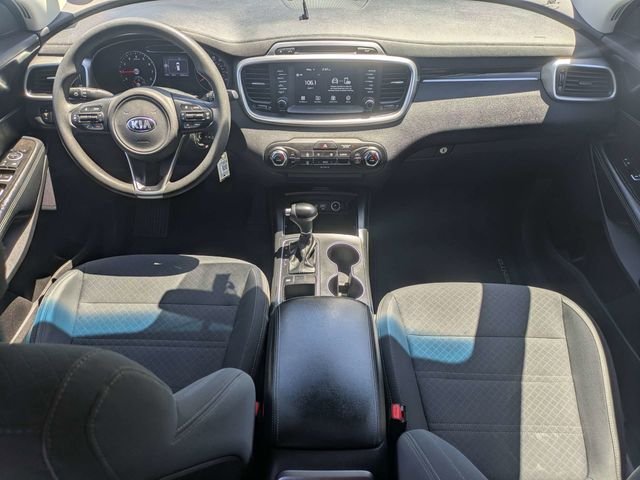 Used 2018 White Kia LX image 15
