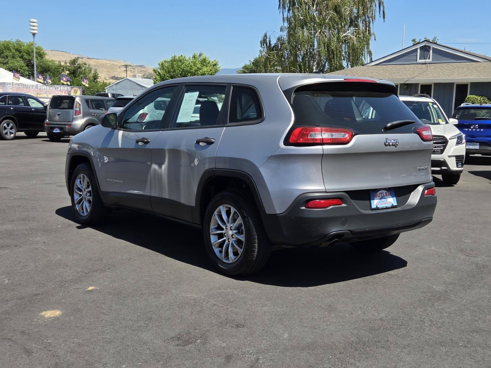 Used 2016 Billet Silver Metallic Clearcoat Jeep Sport image 7