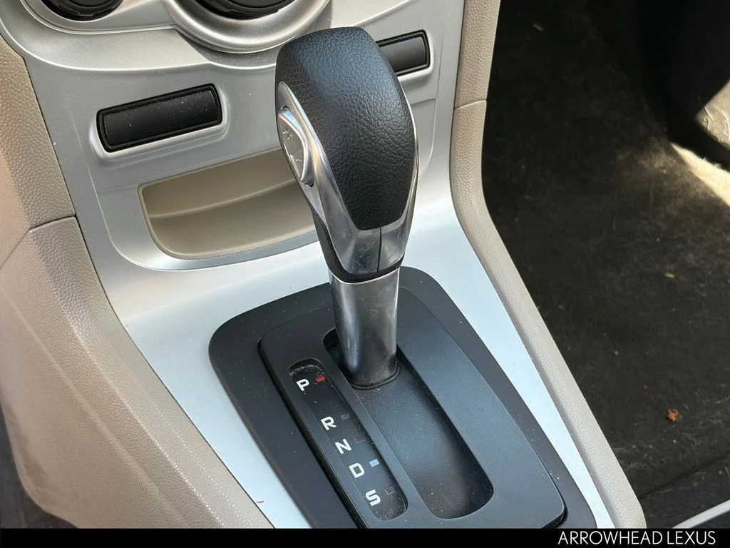 Used 2019 Green Ford SE image 16