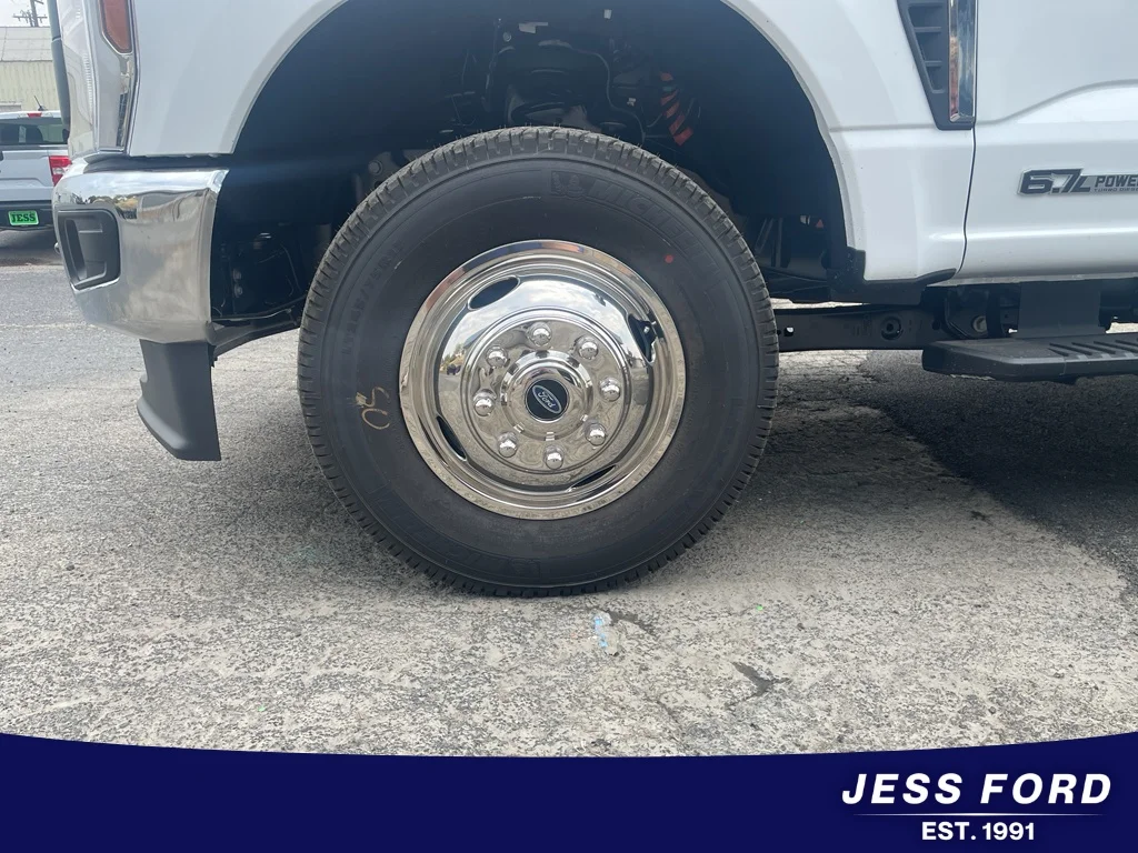 New 2026 Oxford White Ford F-350® XL image 9