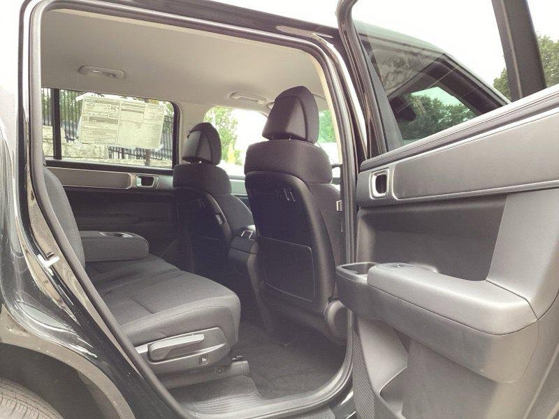 New 2026 Black Hyundai SE image 13
