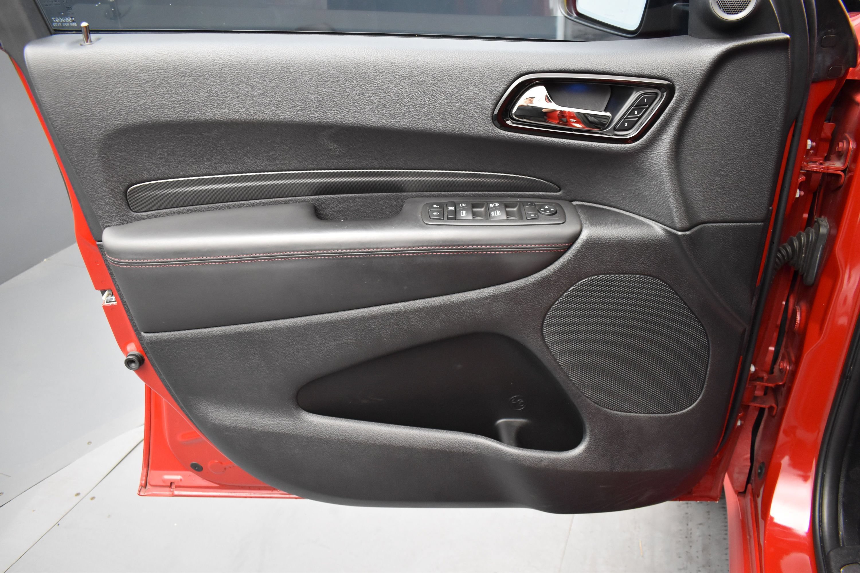 Used 2022 Redline 2 Coat Pearl Dodge R/T image 10