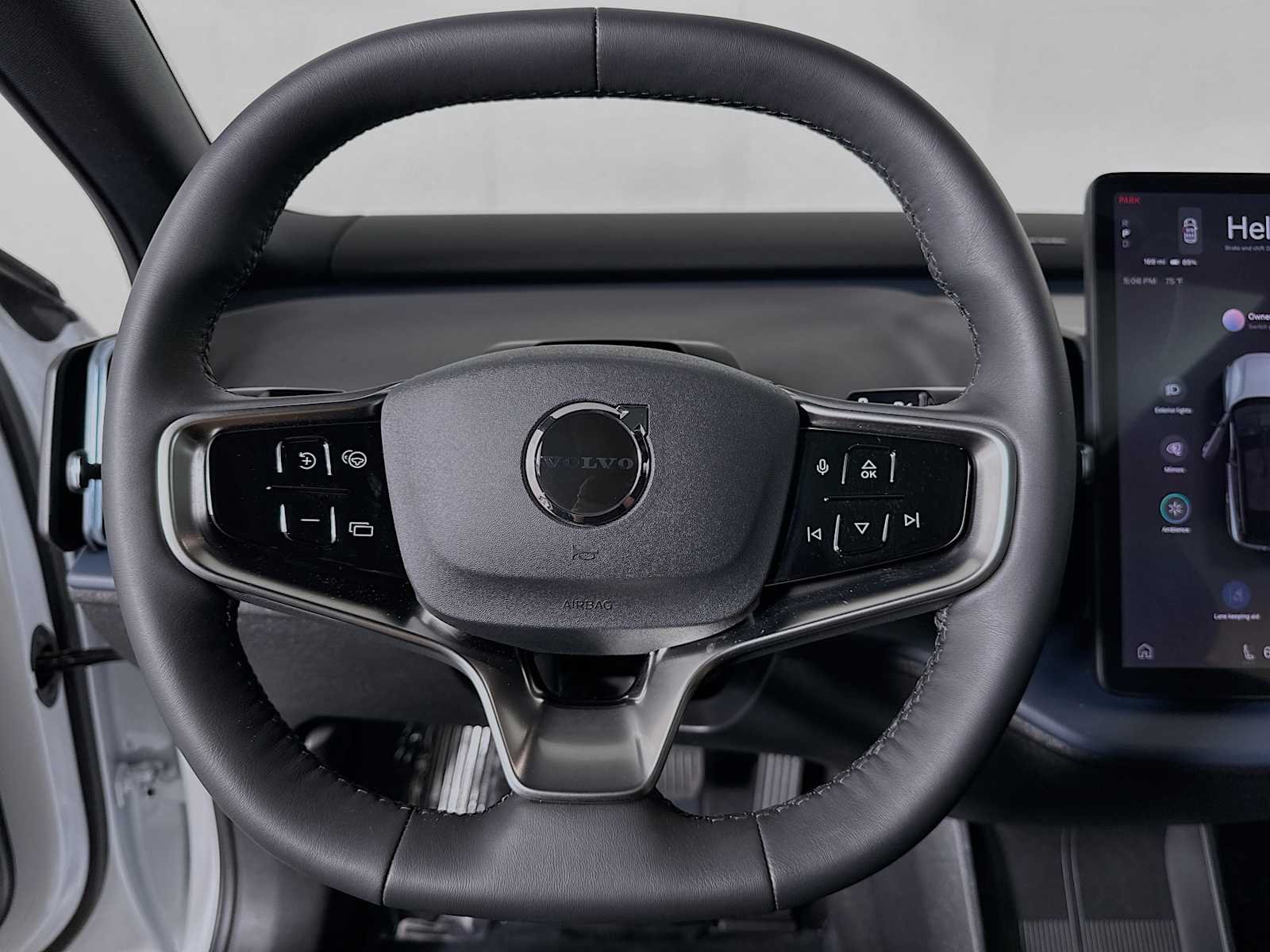 2025 Volvo EX30 Ultra - Photo 11