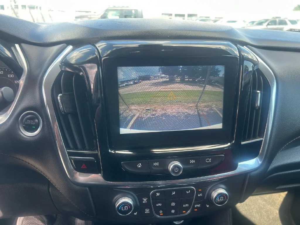 Used 2018 White Chevrolet LT image 21