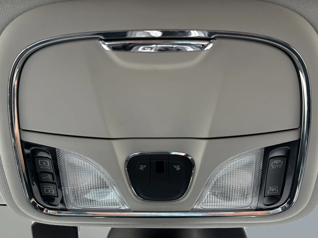 Used 2021 White Jeep Trailhawk image 28
