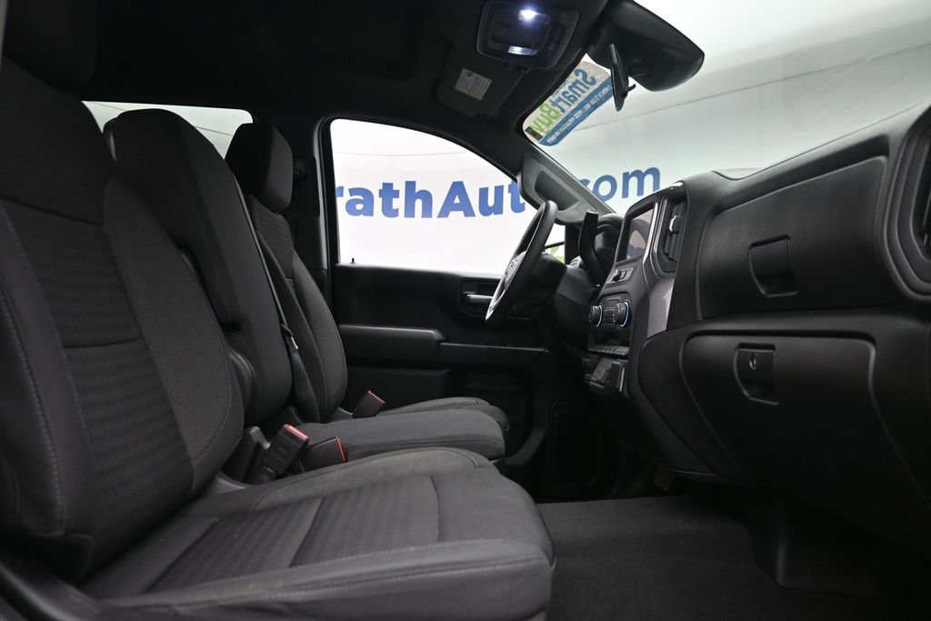 Used 2023 White Chevrolet Custom image 9