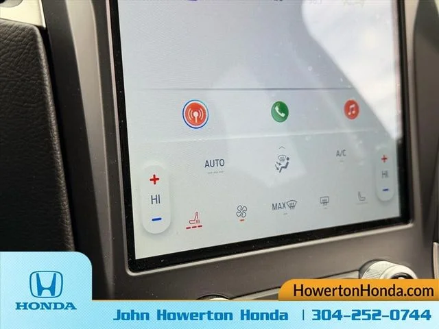 Used 2023 Gray Ford SEL image 22