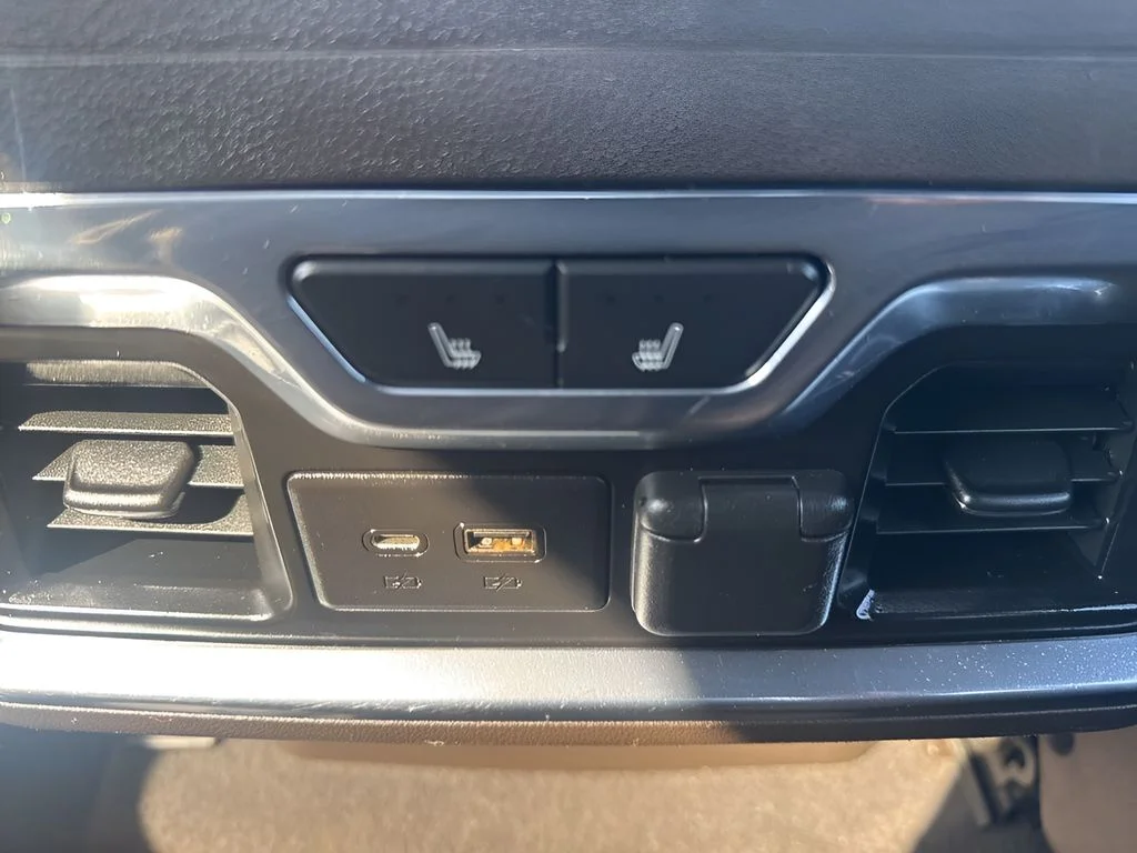 Used 2021 White GMC Denali image 14