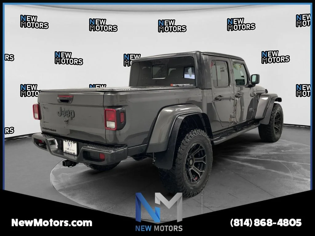 Used 2023 Crystal Metallic Jeep Sport S image 4