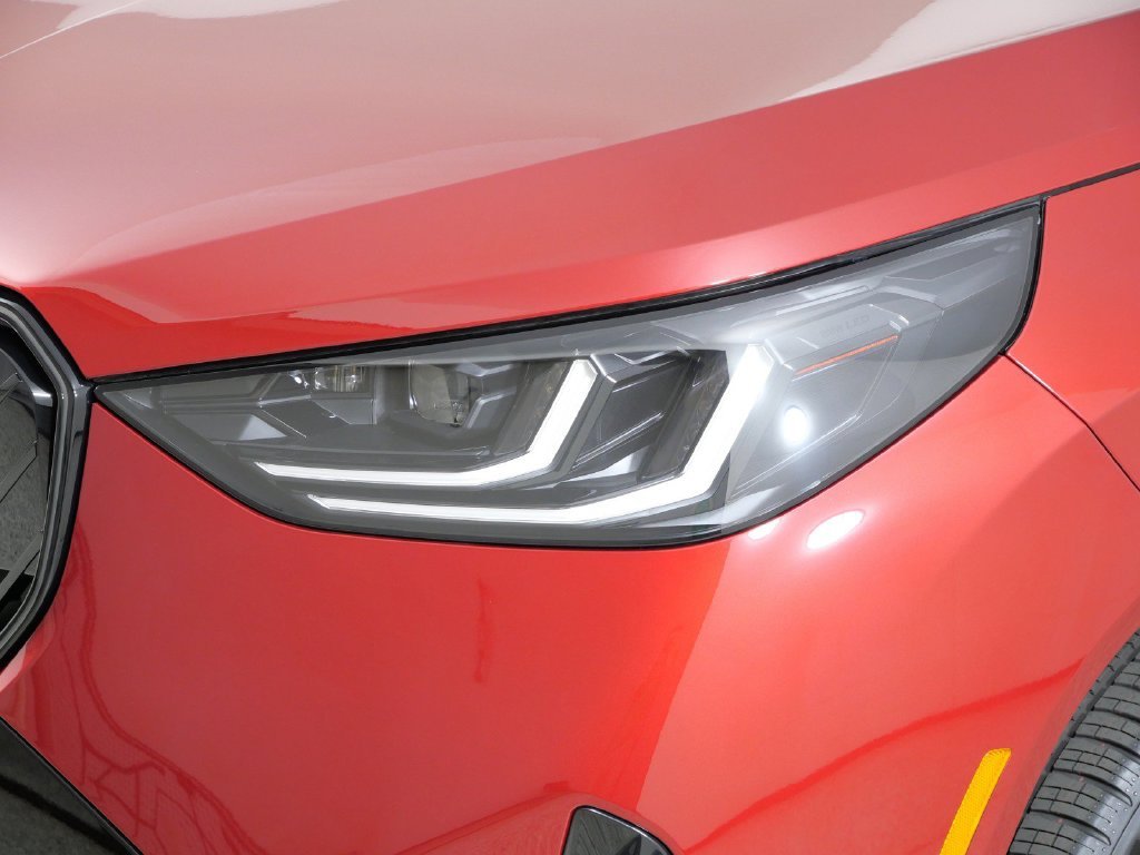 Used 2026 Vegas Red Metallic BMW 30 xDrive image 4