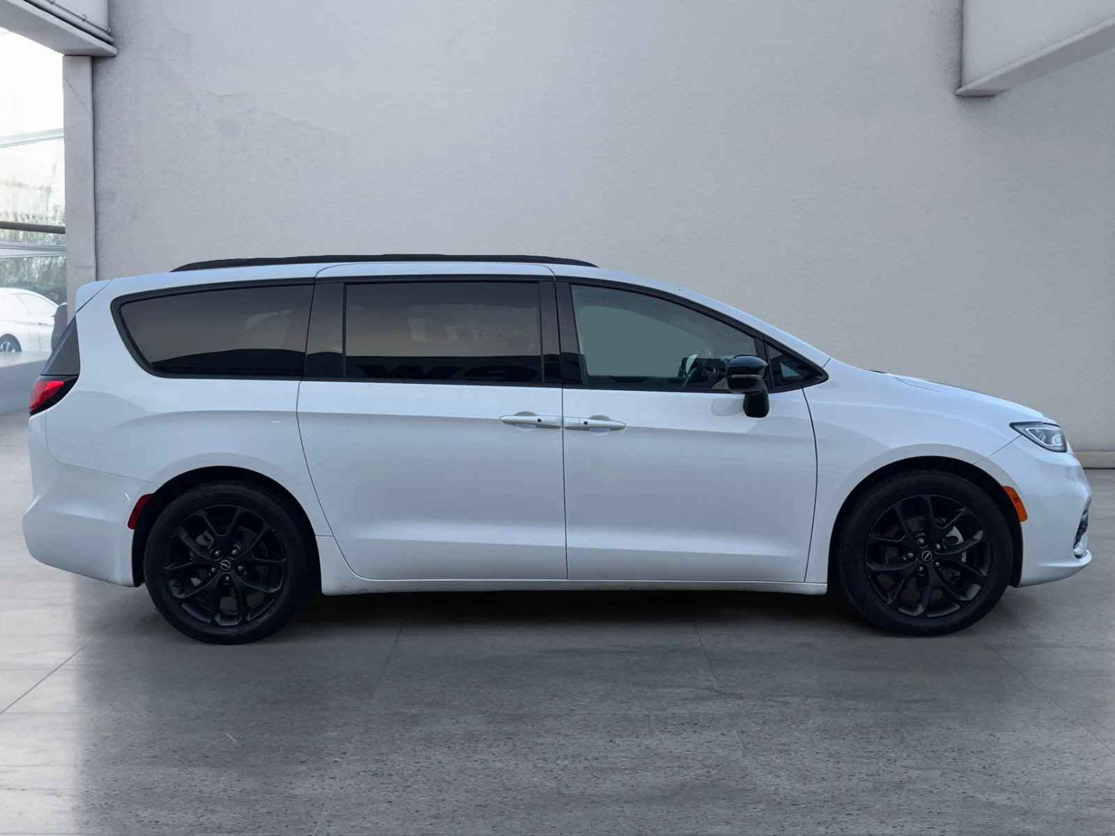 Used 2025 Bright White Chrysler Limited image 6