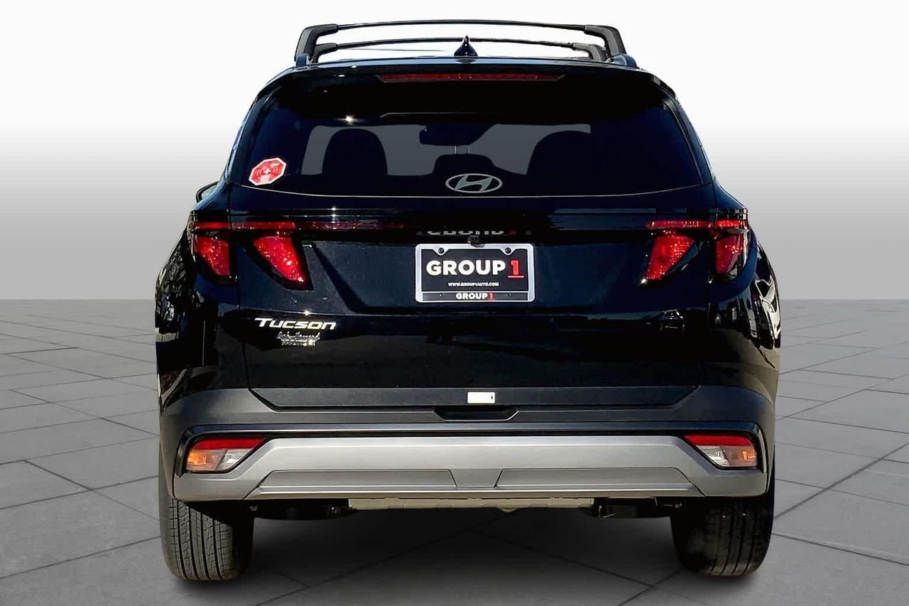 New 2026 Phantom Black Hyundai SEL FWD image 4