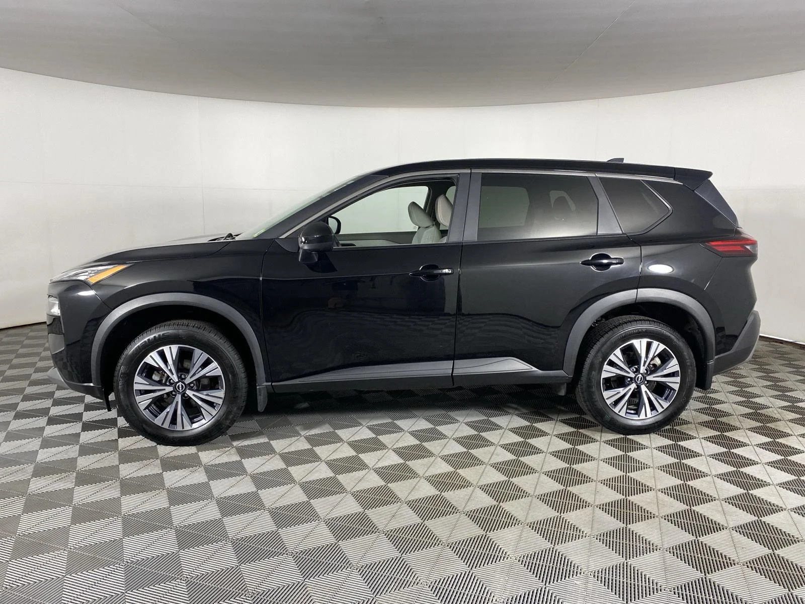 Used 2023 Super Black Nissan SV image 14