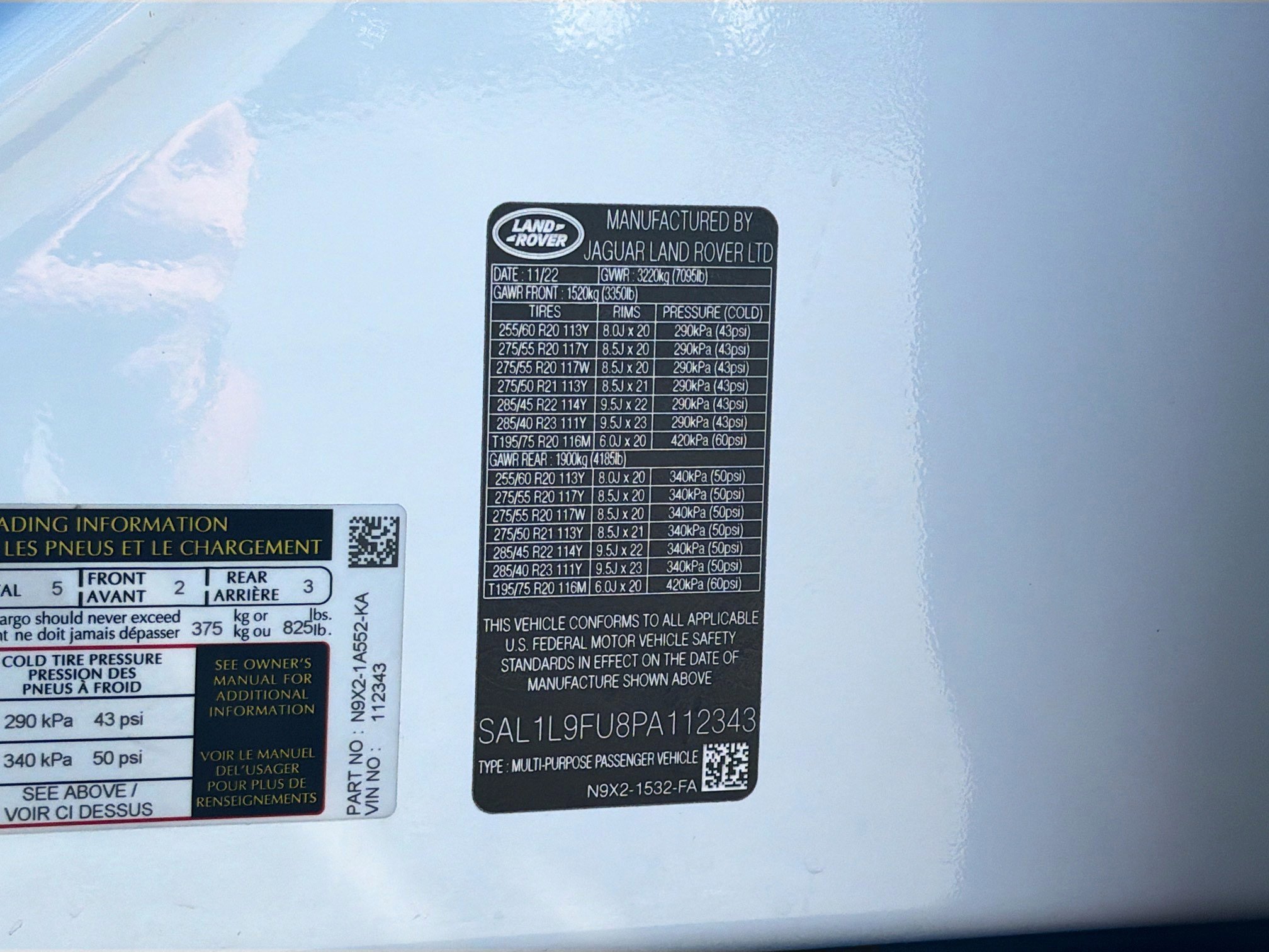 Used 2023 Fuji White Land Rover SE Dynamic image 46