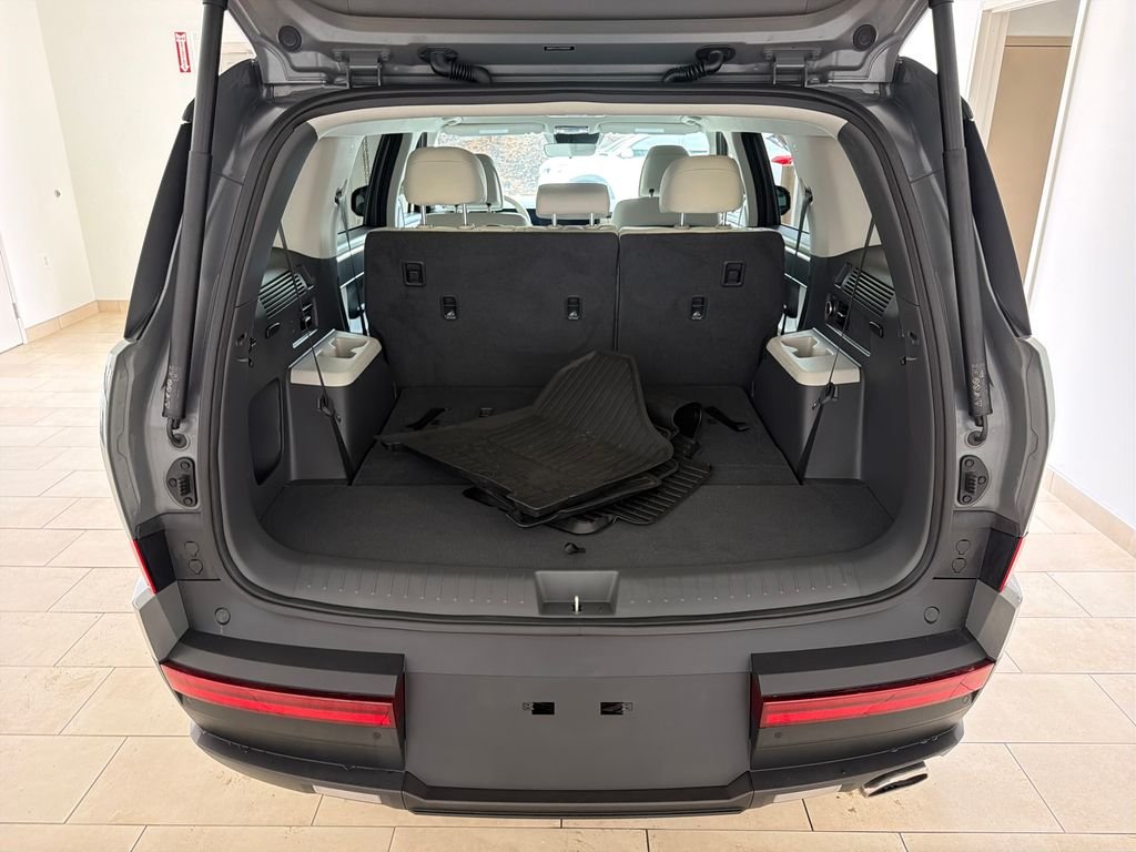 Used 2025 Hampton Gray Hyundai SEL image 31