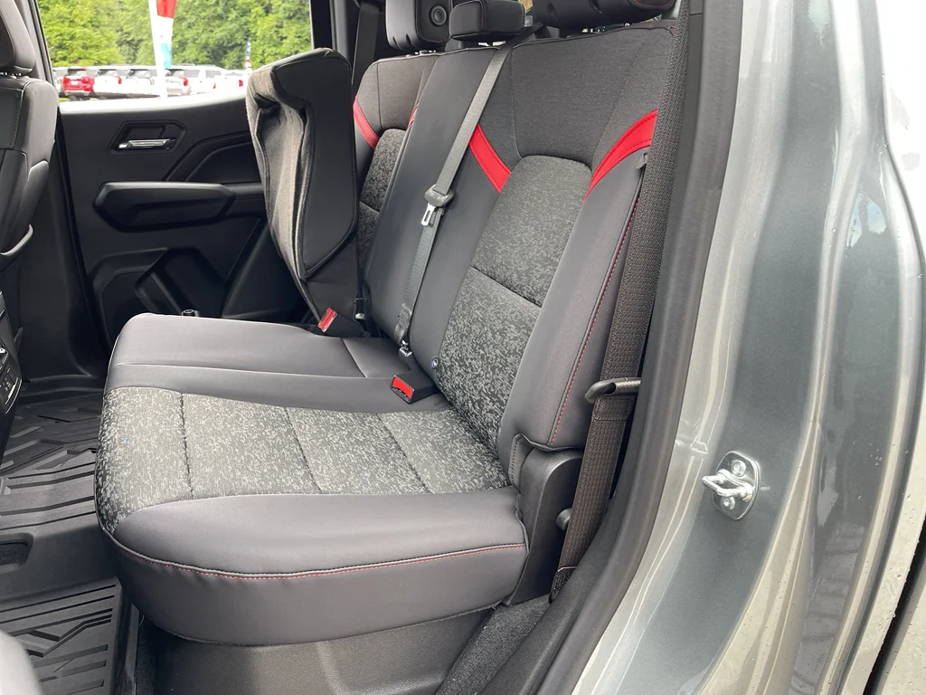 2025 Chevrolet Colorado Z71 - Photo 36