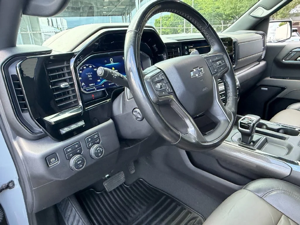 Used 2024 Gray Chevrolet ZR2 image 10