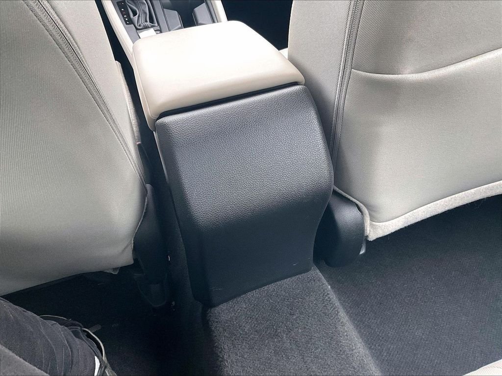 Used 2023 White Honda EX image 27