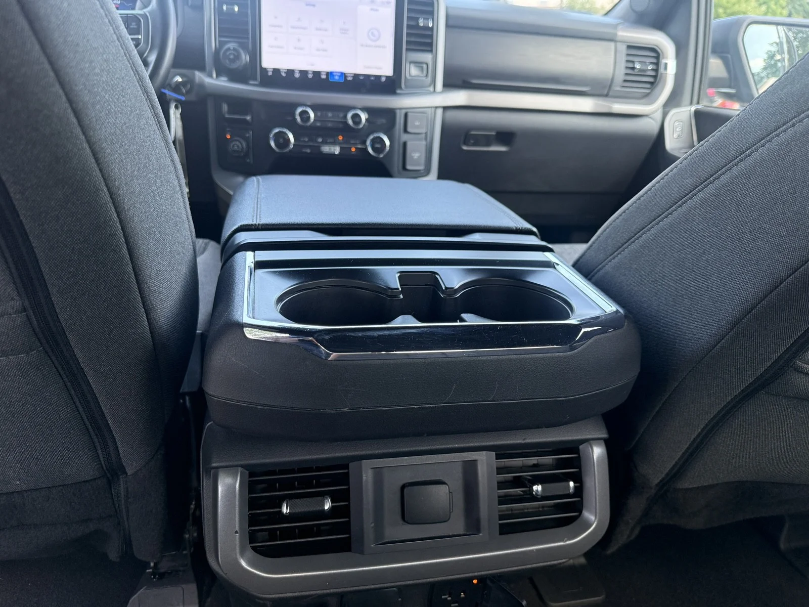 Used 2024 Agate Black Metallic Ford XLT 4WD image 27
