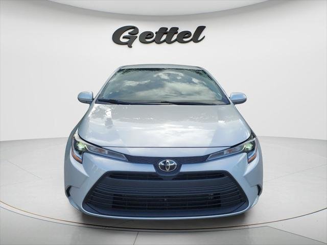 Certified Used 2025 SILVER ME. Toyota  image 2
