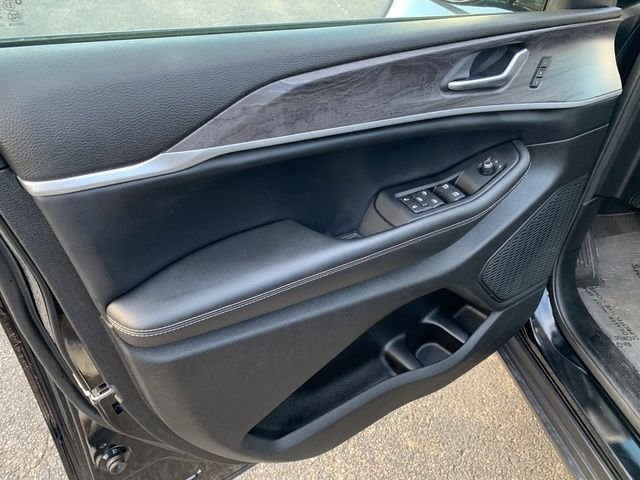 Used 2023 Black Jeep Limited image 20