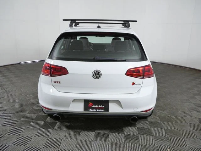 Used 2017 White Volkswagen SE image 8