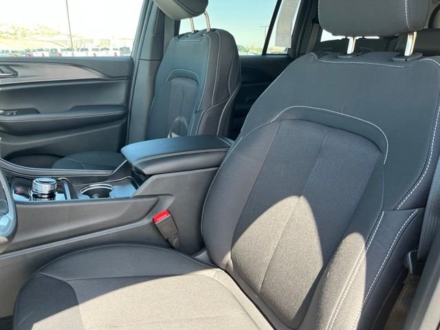 New 2026 Baltic Gray Metallic Clear-Coat Exterior Paint Jeep Laredo X image 13