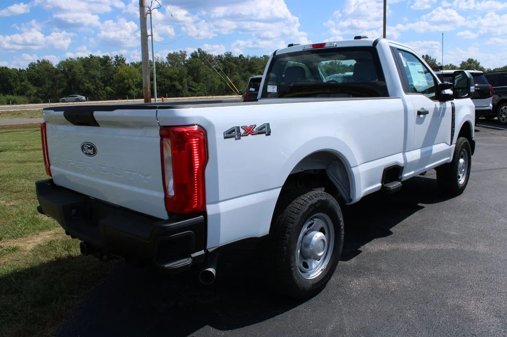 New 2027 Oxford White Ford F-350® XL image 16