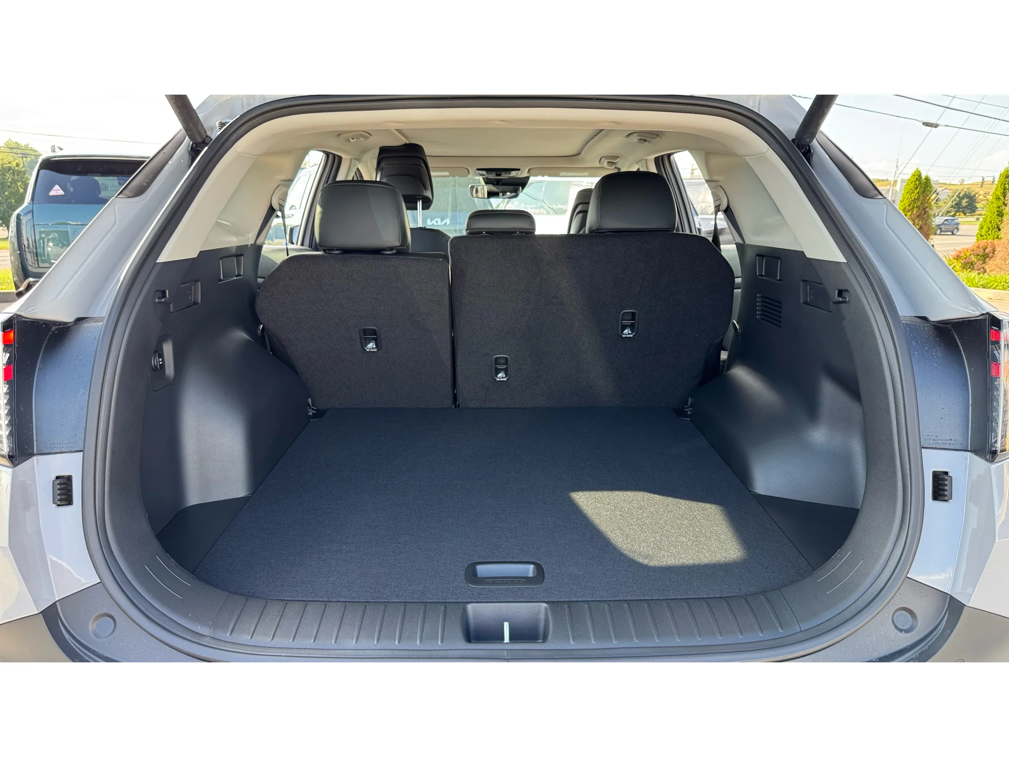 New 2027 Wolf Gray Kia EX image 7