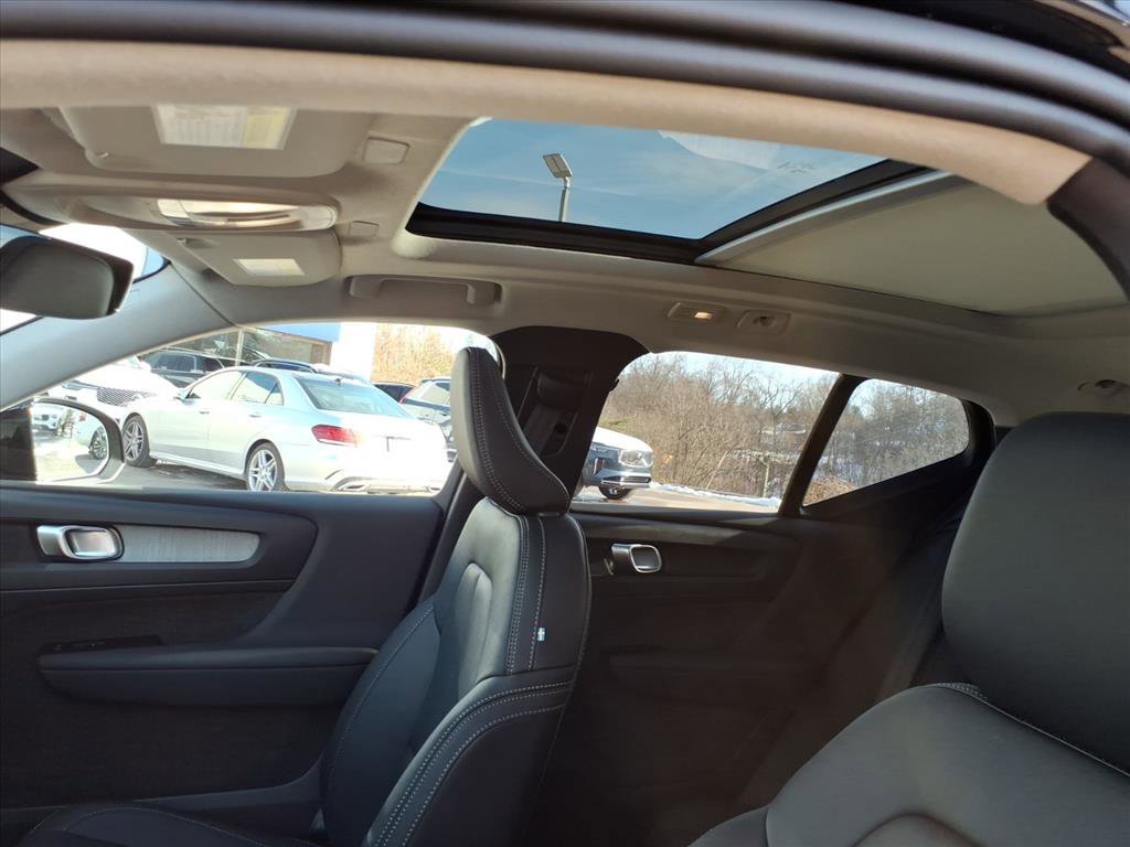 Certified Used 2026 Onyx Black Volvo Core image 11