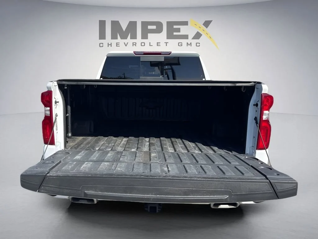 Used 2022 Summit White Chevrolet RST image 28