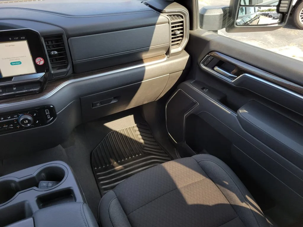 Used 2025 Black Chevrolet LT image 19