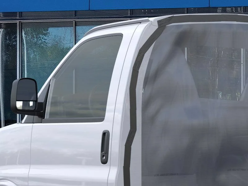 New 2026 Summit White Chevrolet 2WT image 12