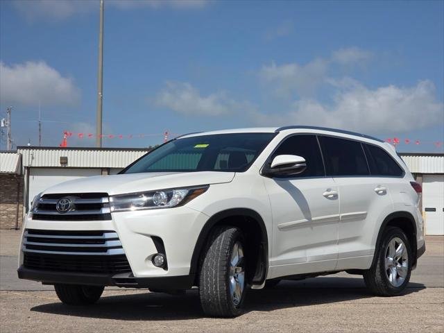 Certified Used 2018 BLIZZARD PEARL Toyota  image 22