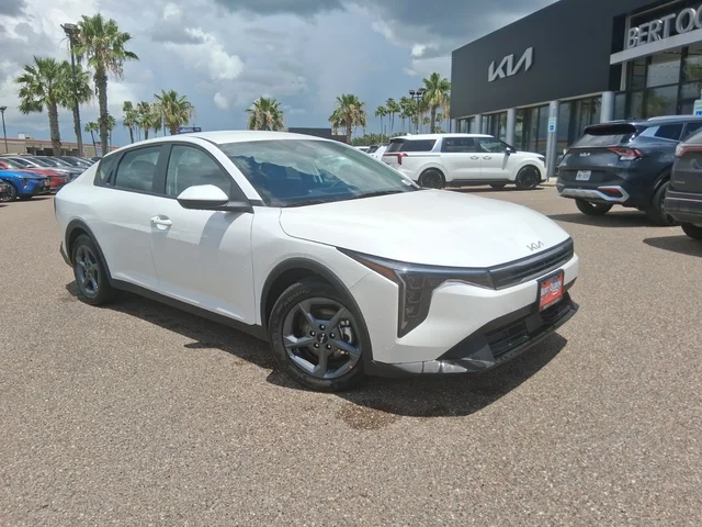 2026 Kia K4 LXS
