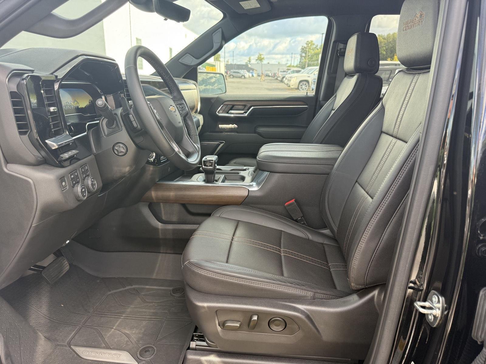 Used 2024 Black Chevrolet High Country image 10