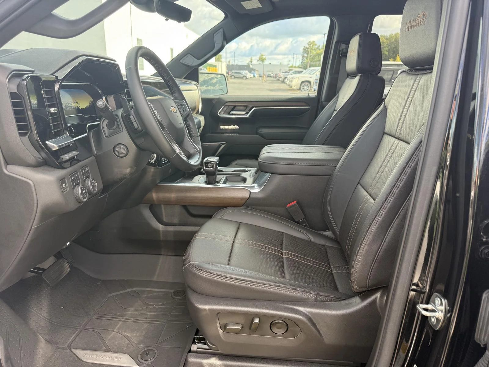 Used 2024 Black Chevrolet High Country image 10