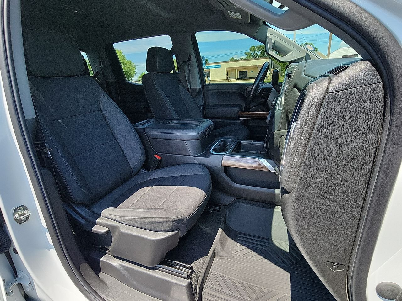 Used 2021 White Chevrolet LT Trail Boss image 23