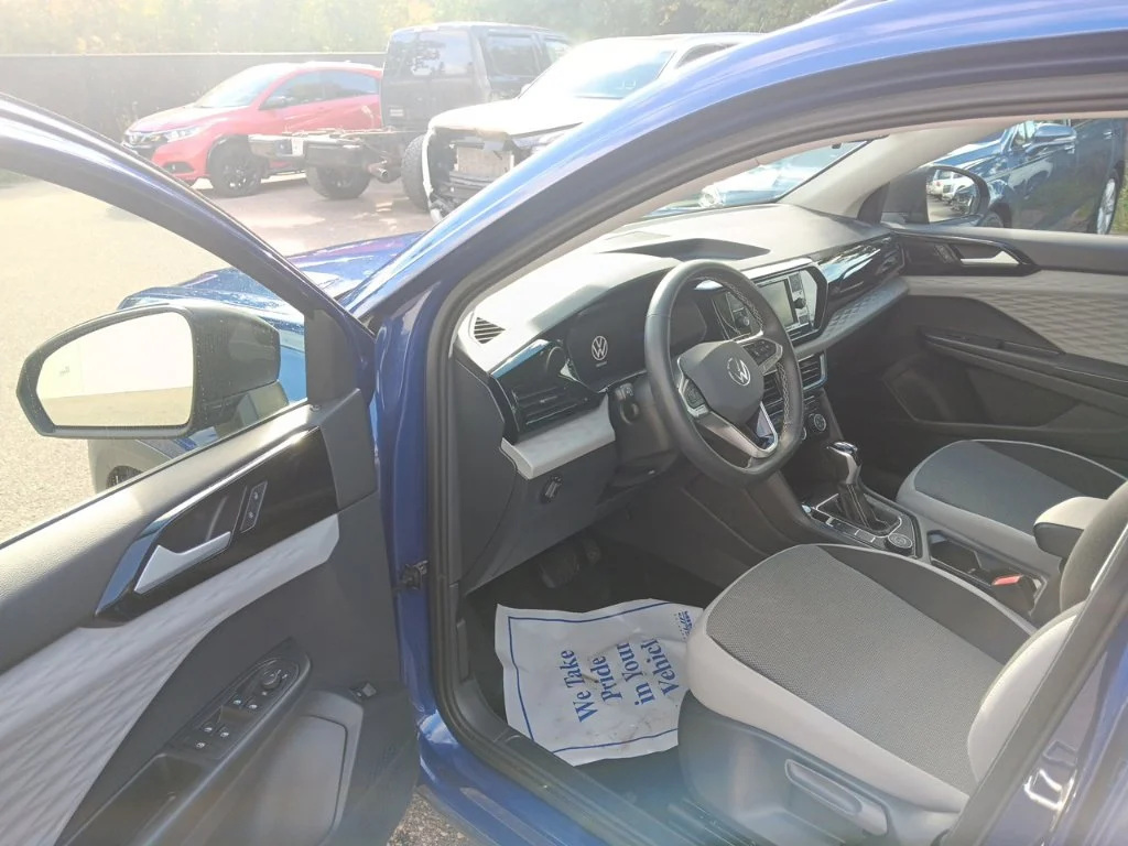 Used 2024 Blue Volkswagen 1.5T S image 13