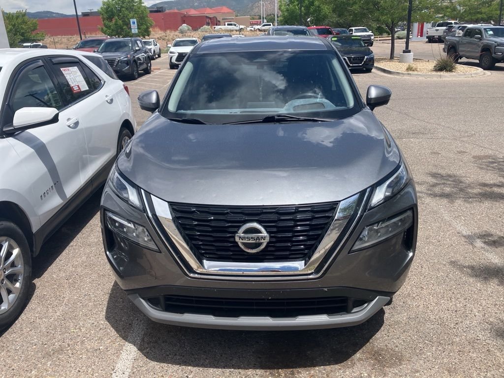 Used 2021 Gray Nissan SV image 2
